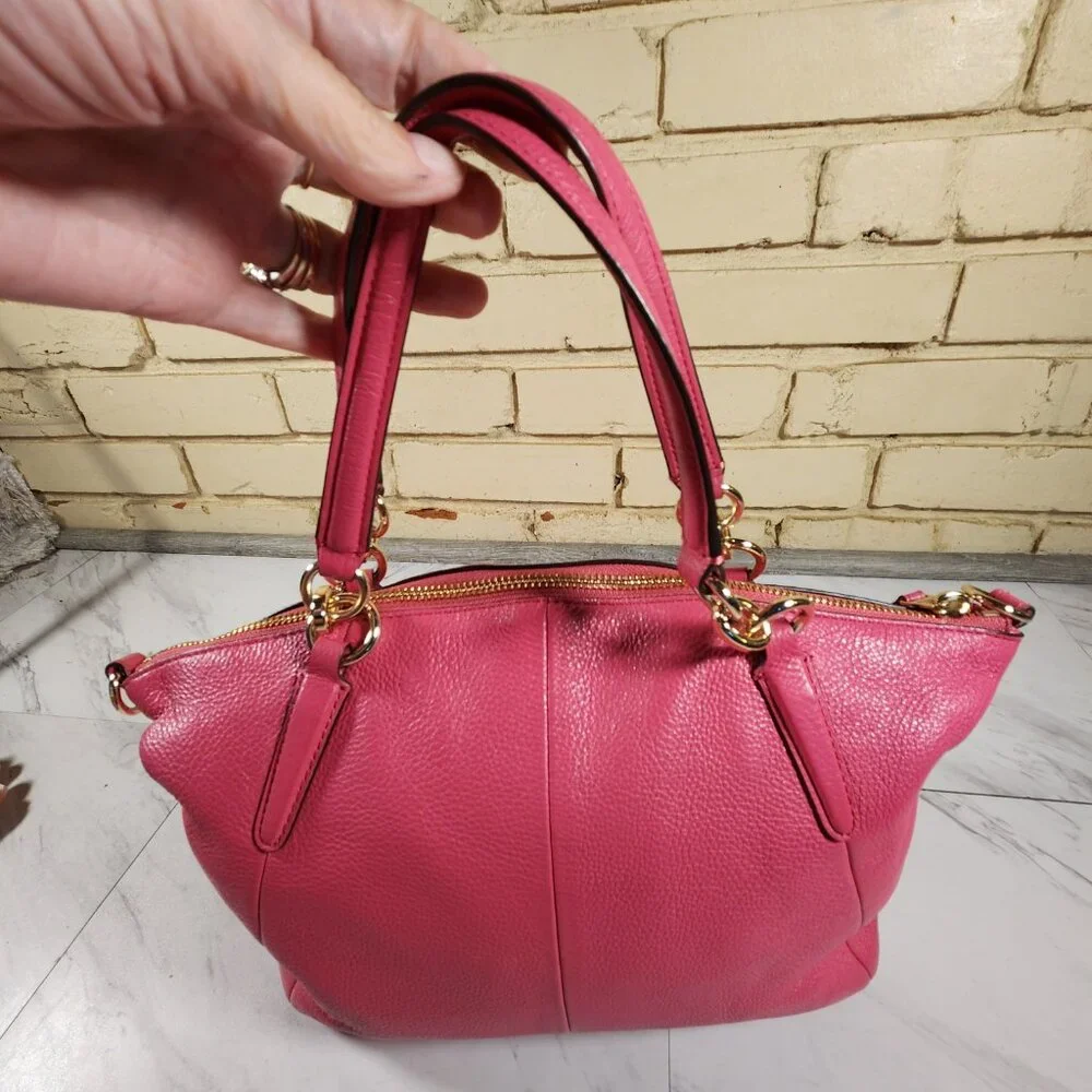 Like New Coach Pink Leather Shoulder  Bag Purse